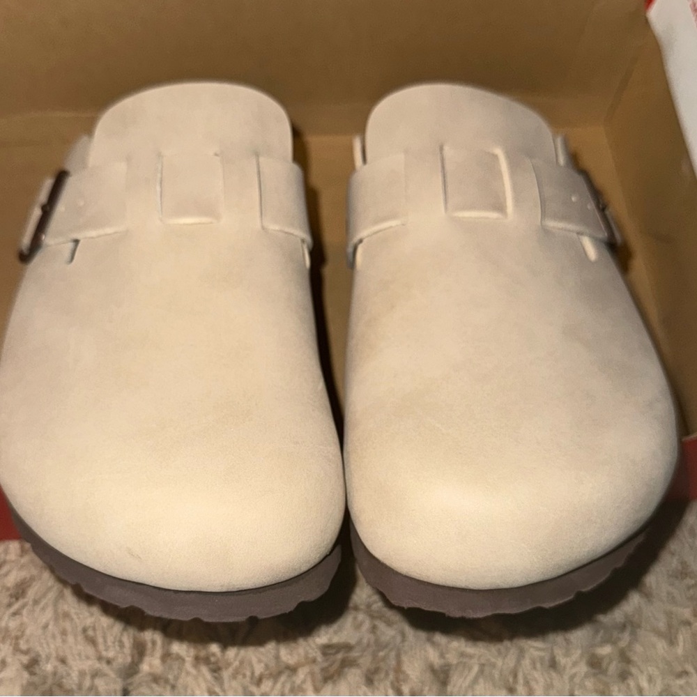 Cream Slip-On Clogs